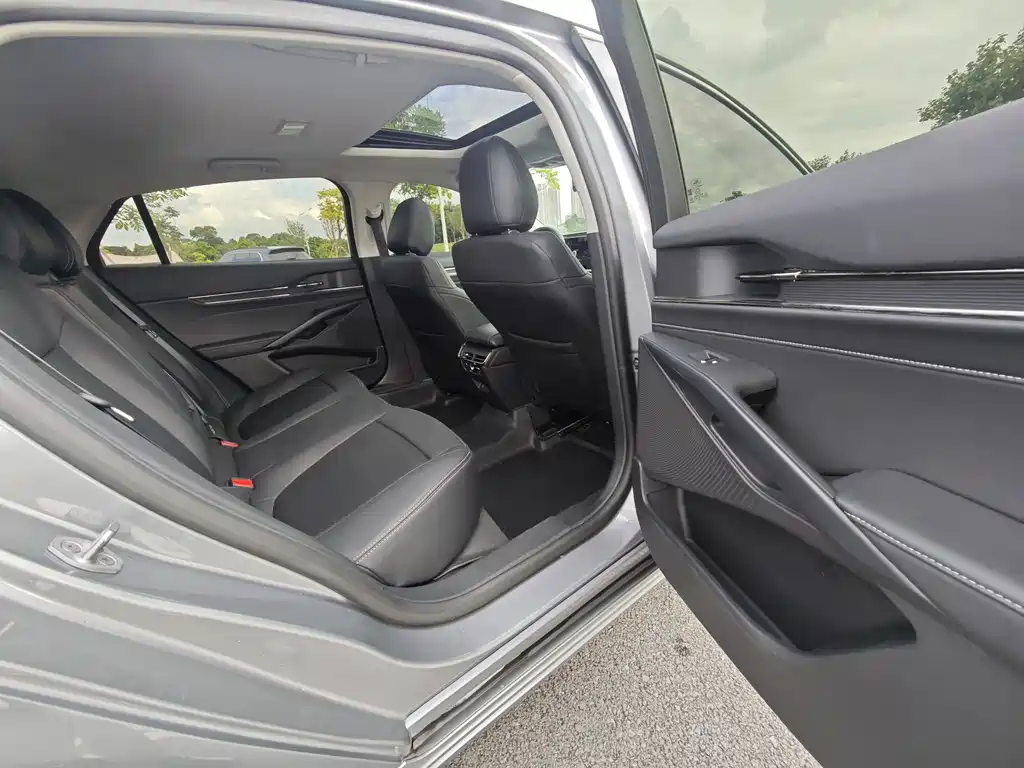 Ford Mondeo — миниатюра 16