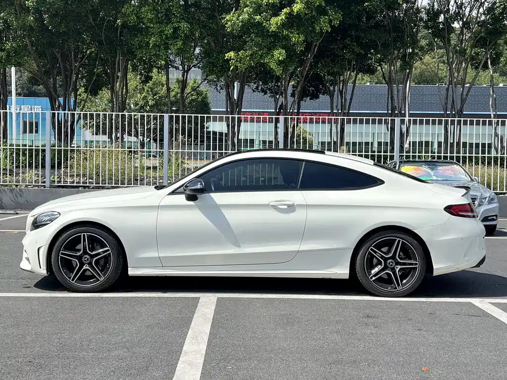 Mercedes-Benz C-Class (Import) — миниатюра 4