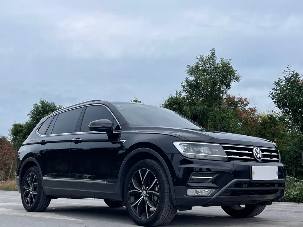Volkswagen Tiguan L — миниатюра 2