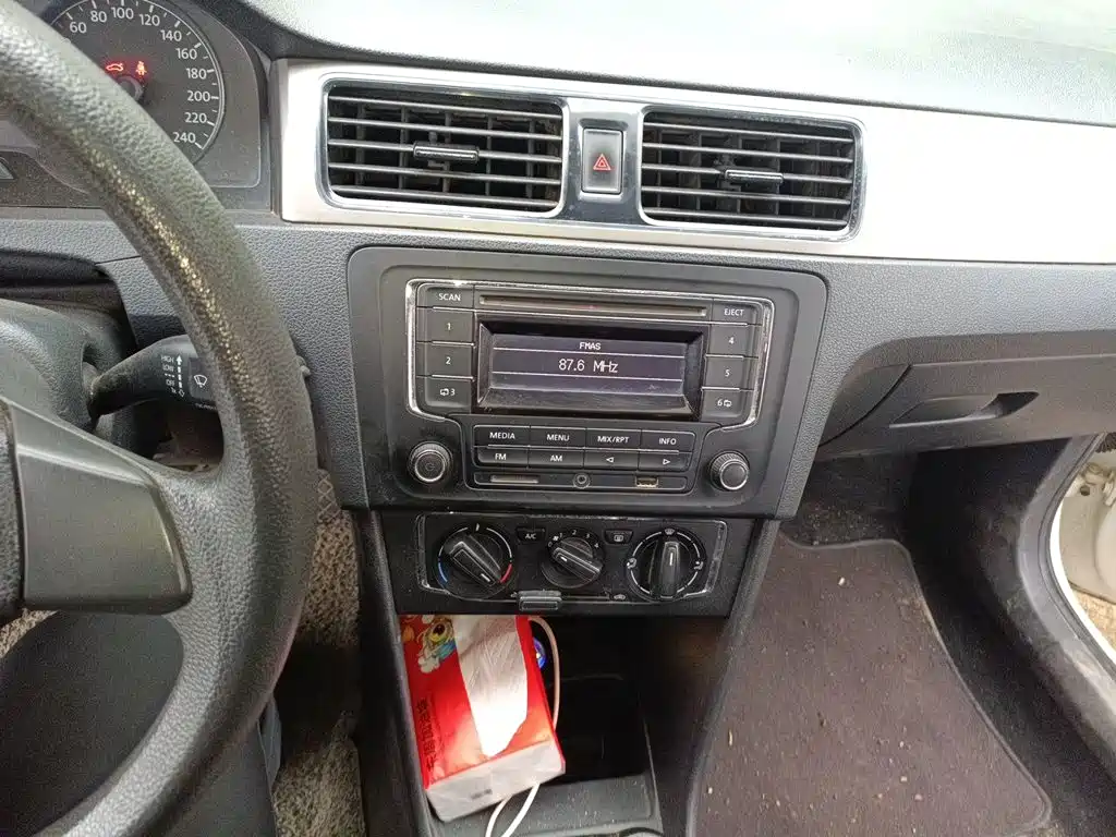 Volkswagen Santana — миниатюра 9
