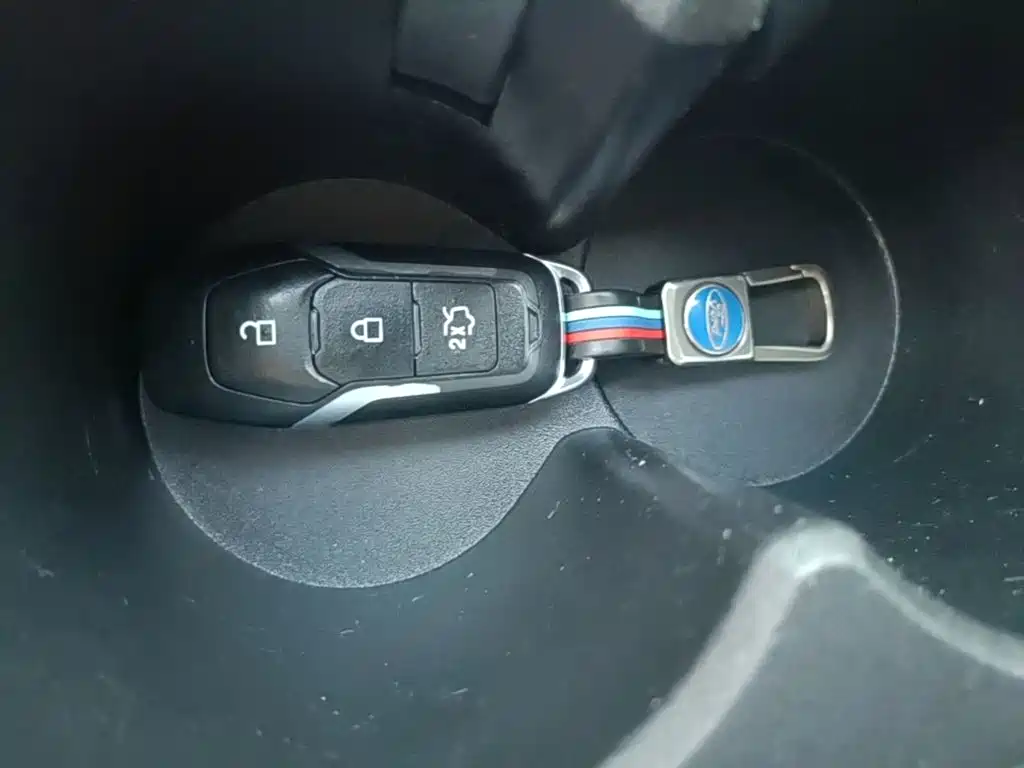 Ford Mondeo — миниатюра 9