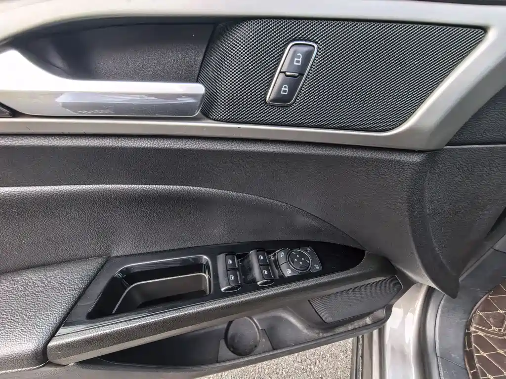 Ford Mondeo 2.0L GTDi200 Fashion Type, фото 15