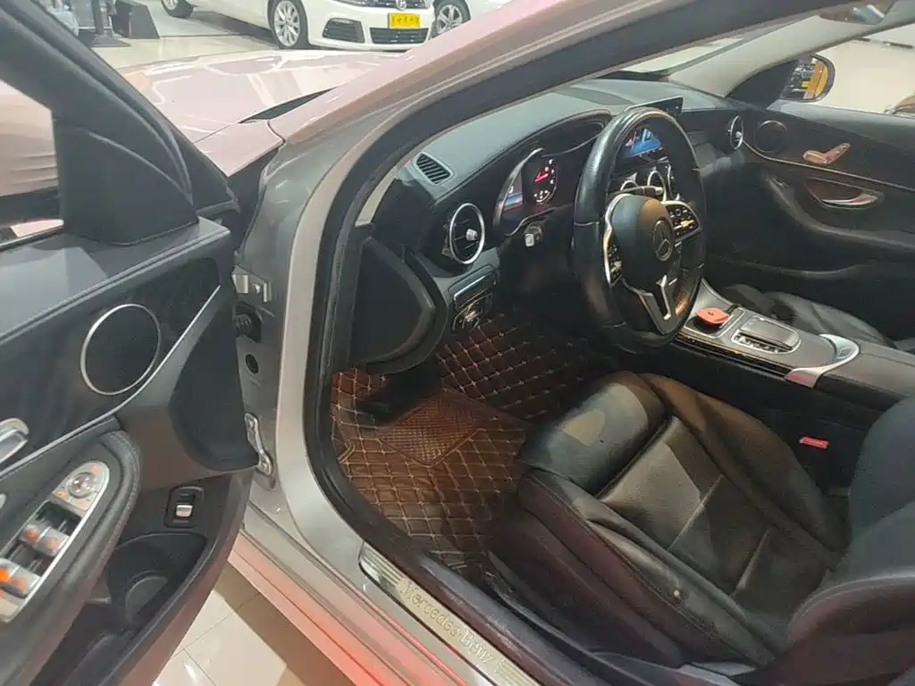 Mercedes-Benz C-Class — миниатюра 16