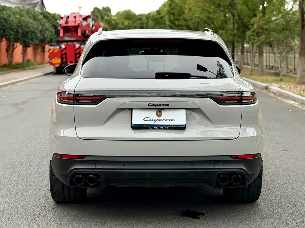 Porsche Cayenne — миниатюра 5