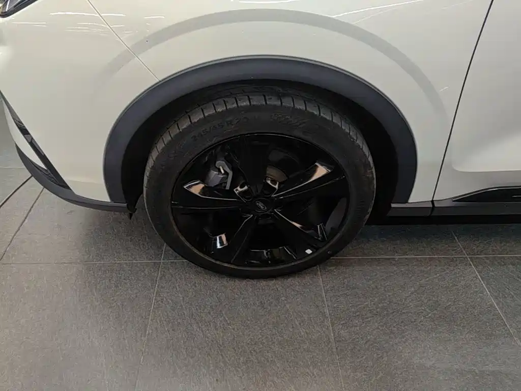 Ford Equator Sport — миниатюра 23