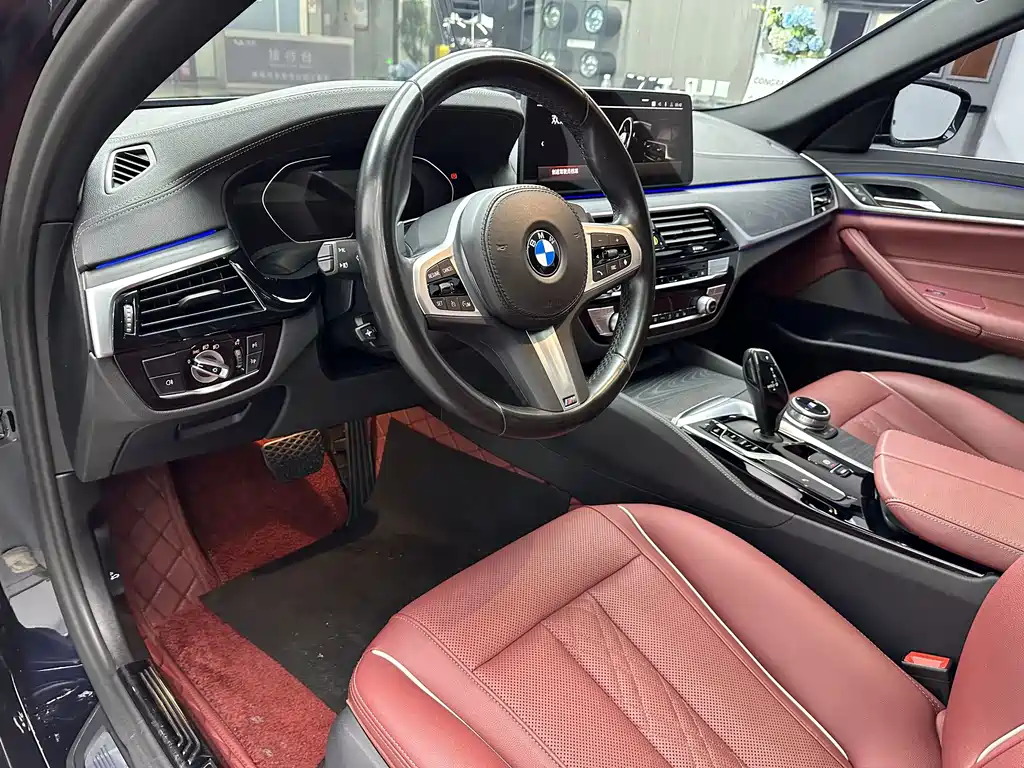 BMW 5 Series — миниатюра 11