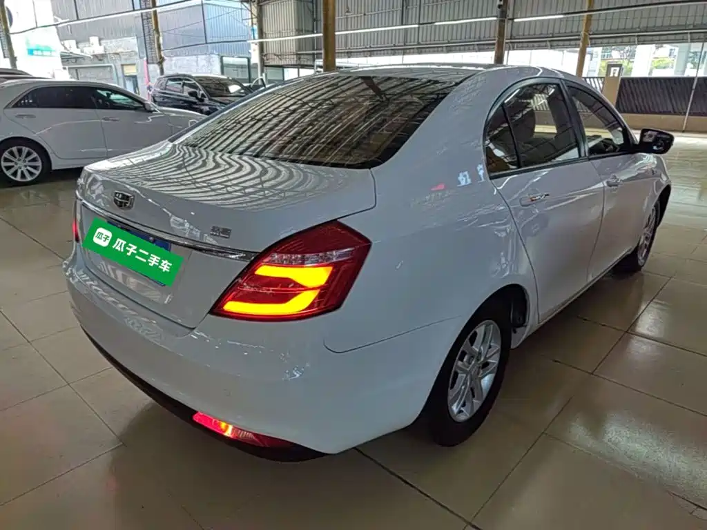 Geely Emgrand — миниатюра 7