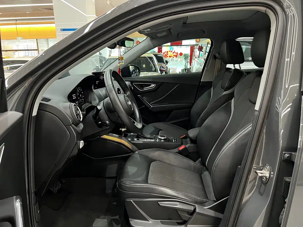 Audi Q2L e-tron — миниатюра 5