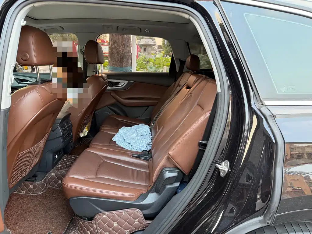 Audi Q7 — миниатюра 8