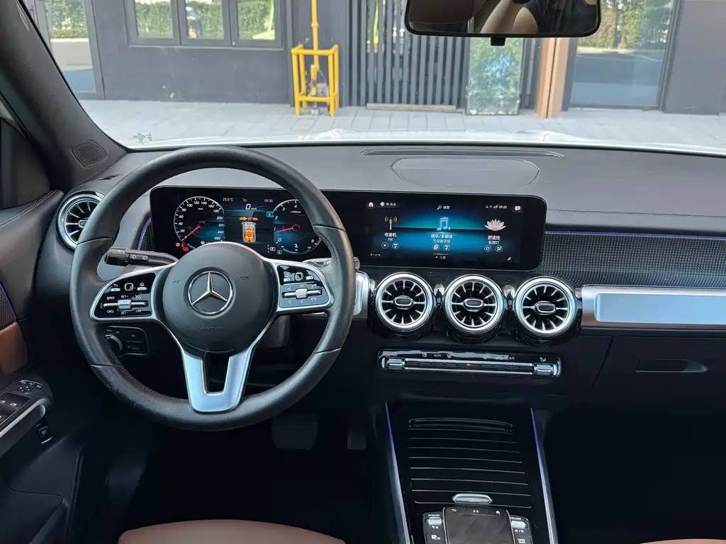 Mercedes-Benz GLB — миниатюра 6
