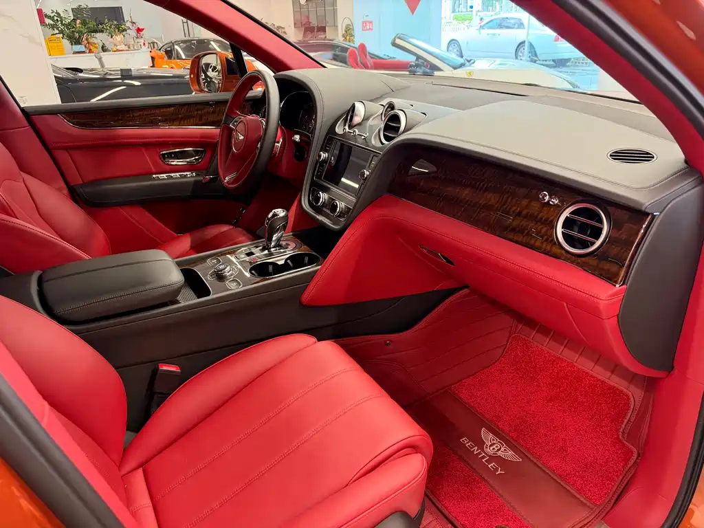 Bentley Bentayga — миниатюра 10