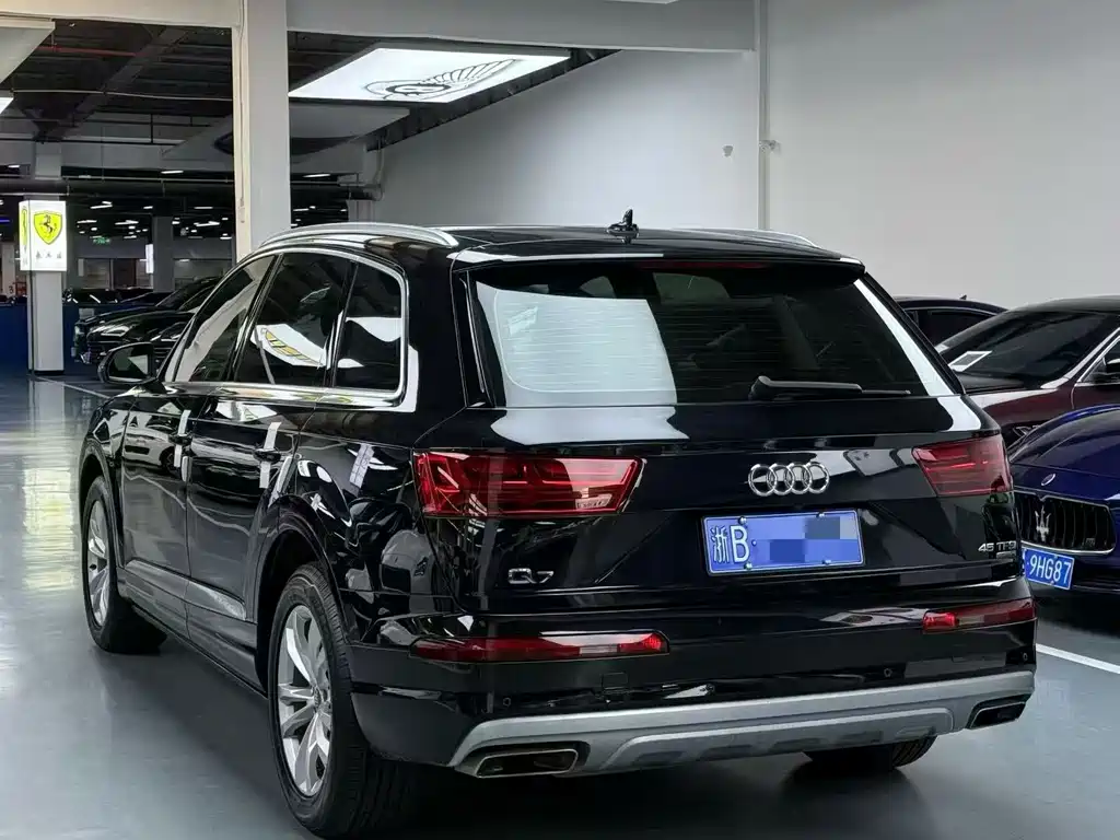 Audi Q7 — миниатюра 7