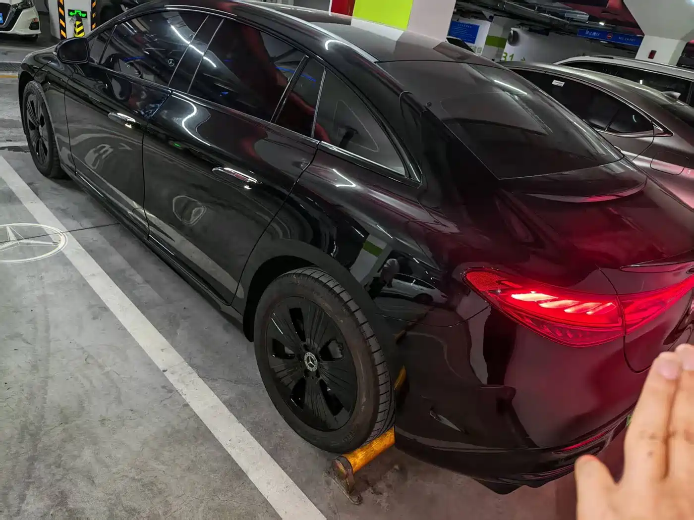 Mercedes-Benz EQE