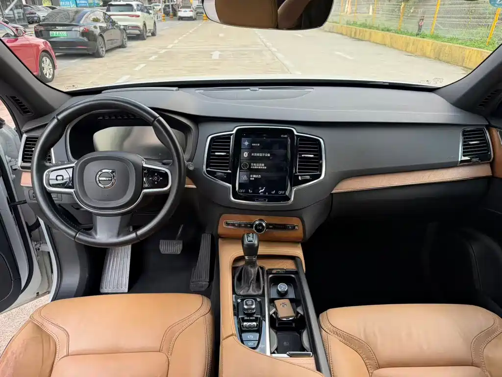 Volvo XC90 — миниатюра 7