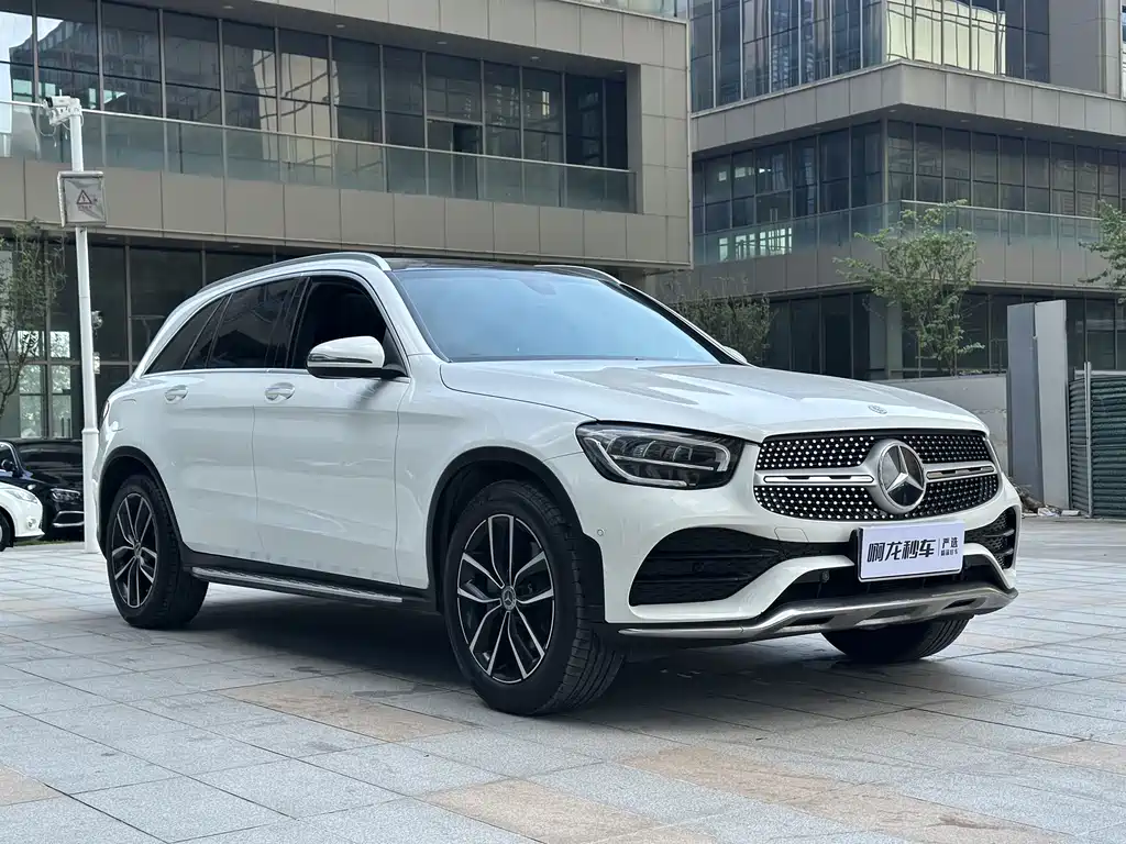 MERCEDES-BENZ GLC