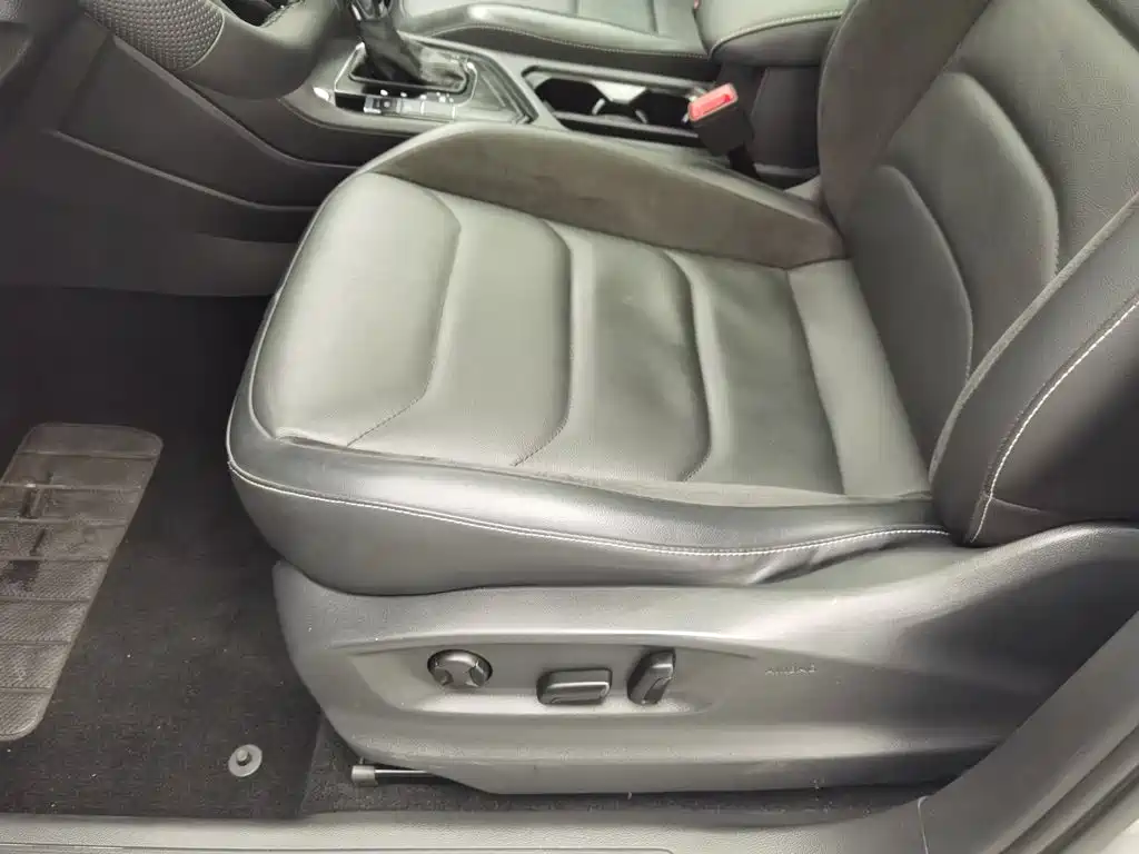 Volkswagen Tiguan L — миниатюра 20