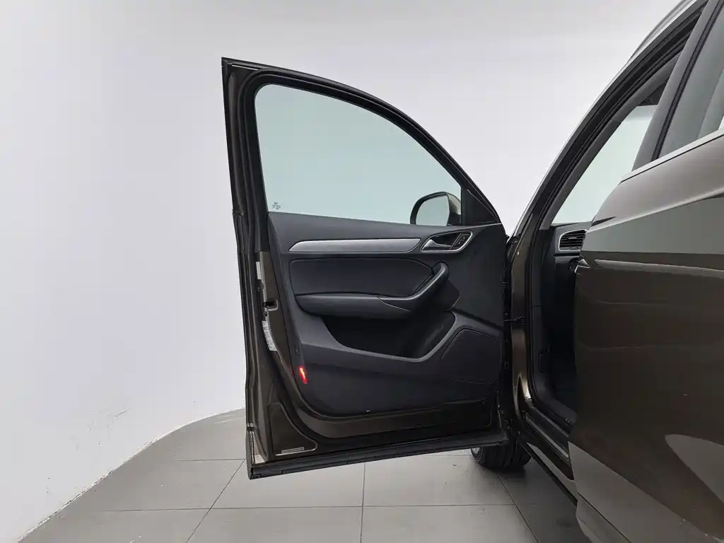 Audi Q3 — миниатюра 8
