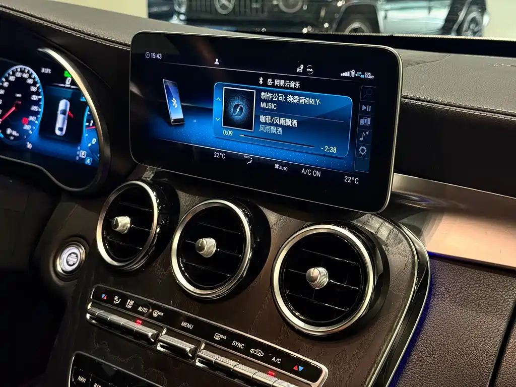 Mercedes-Benz C-Class — миниатюра 11