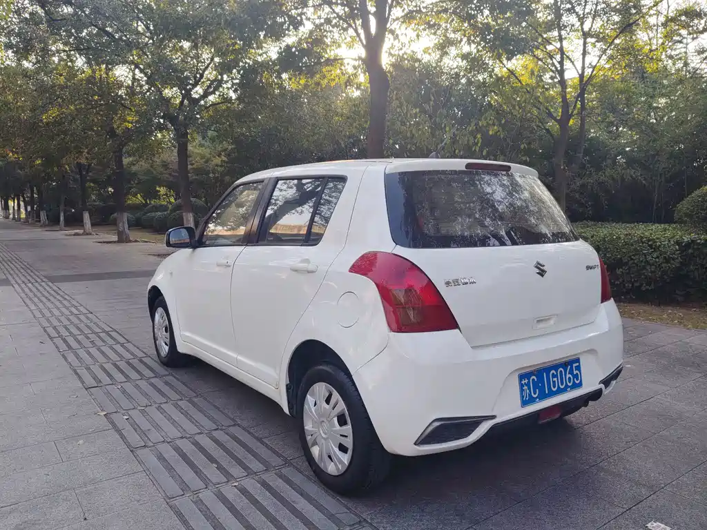Suzuki Swift — миниатюра 7