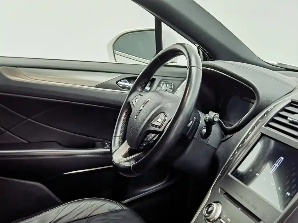 Lincoln MKC — миниатюра 22