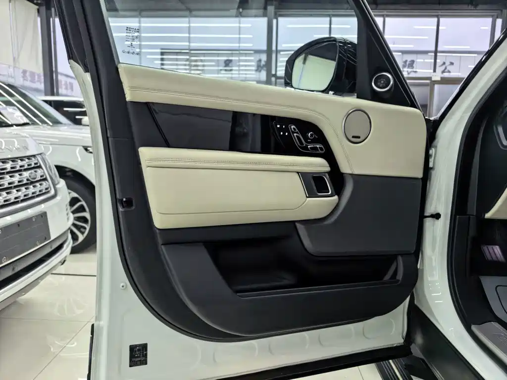 Land Rover Range Rover — миниатюра 14