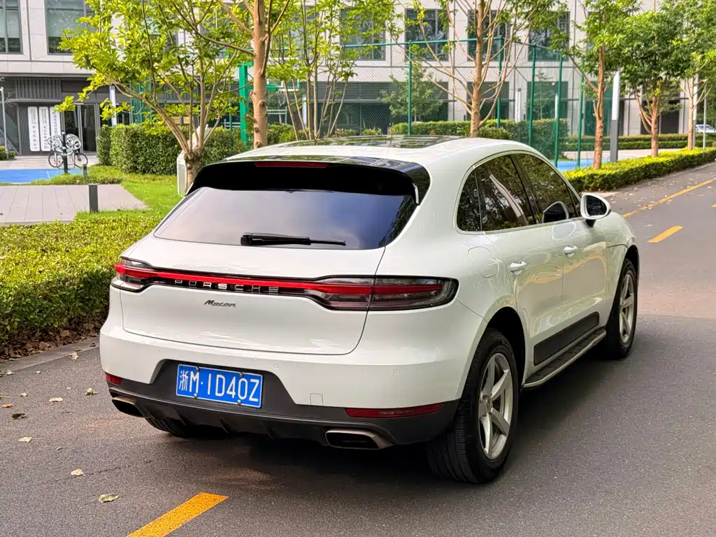 Porsche Macan — миниатюра 5