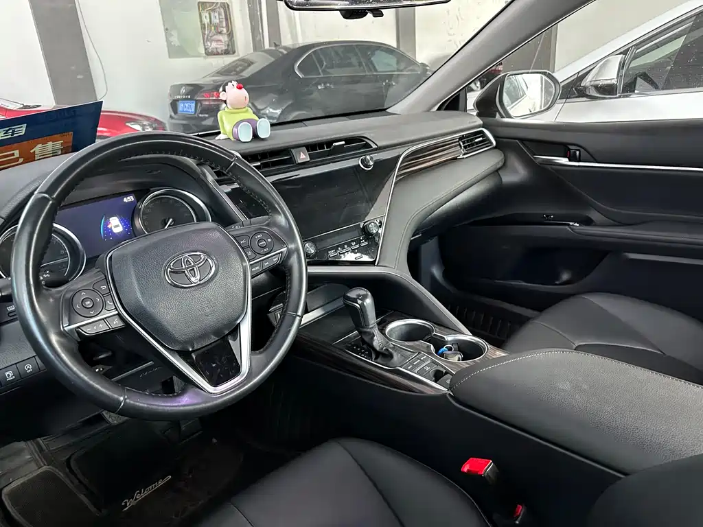 TOYOTA CAMRY