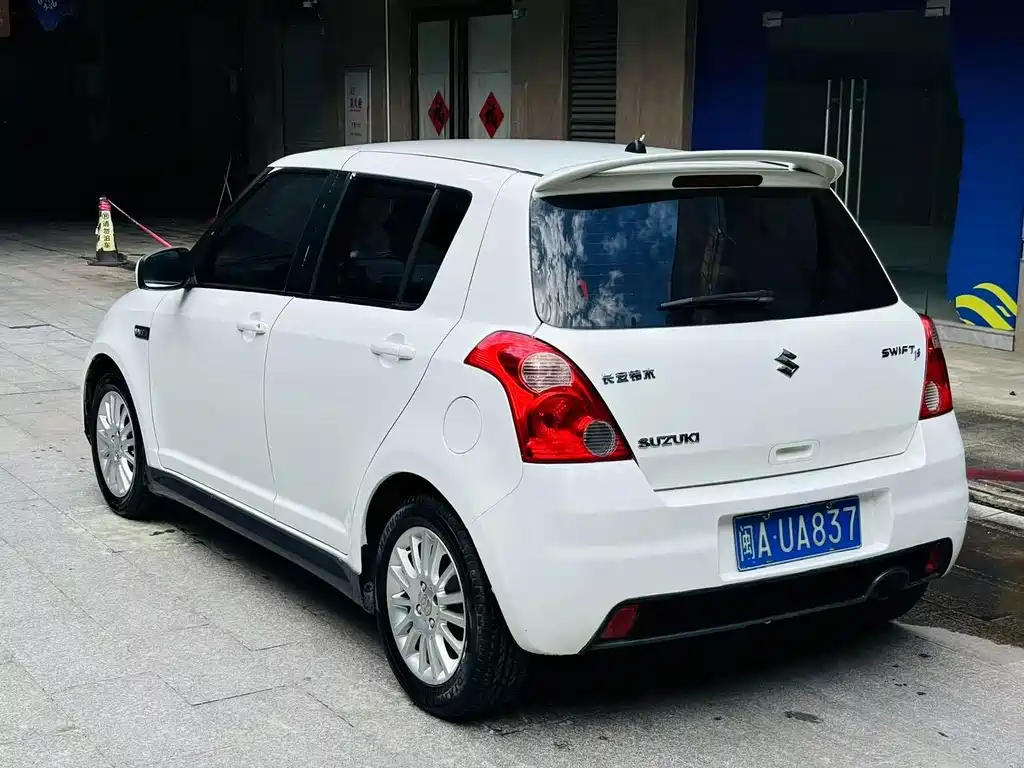 Suzuki Swift — миниатюра 8
