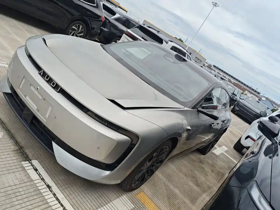 Audi E5 - zdjęcie 1 z 3