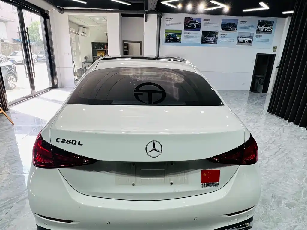 Mercedes-Benz C-Class — миниатюра 12