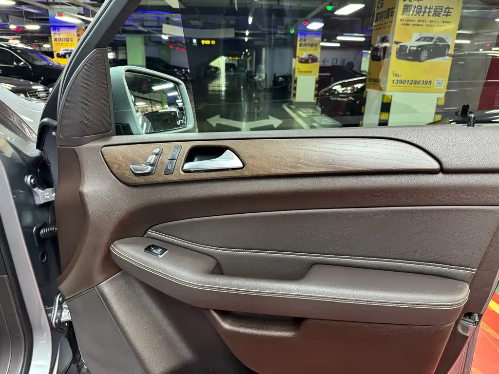 Mercedes-Benz GLE (Import) — миниатюра 23