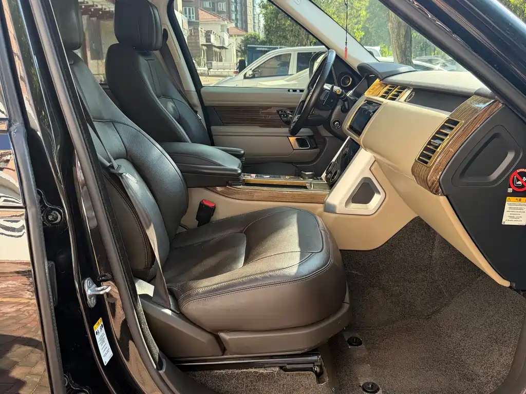 Land Rover Range Rover — миниатюра 9