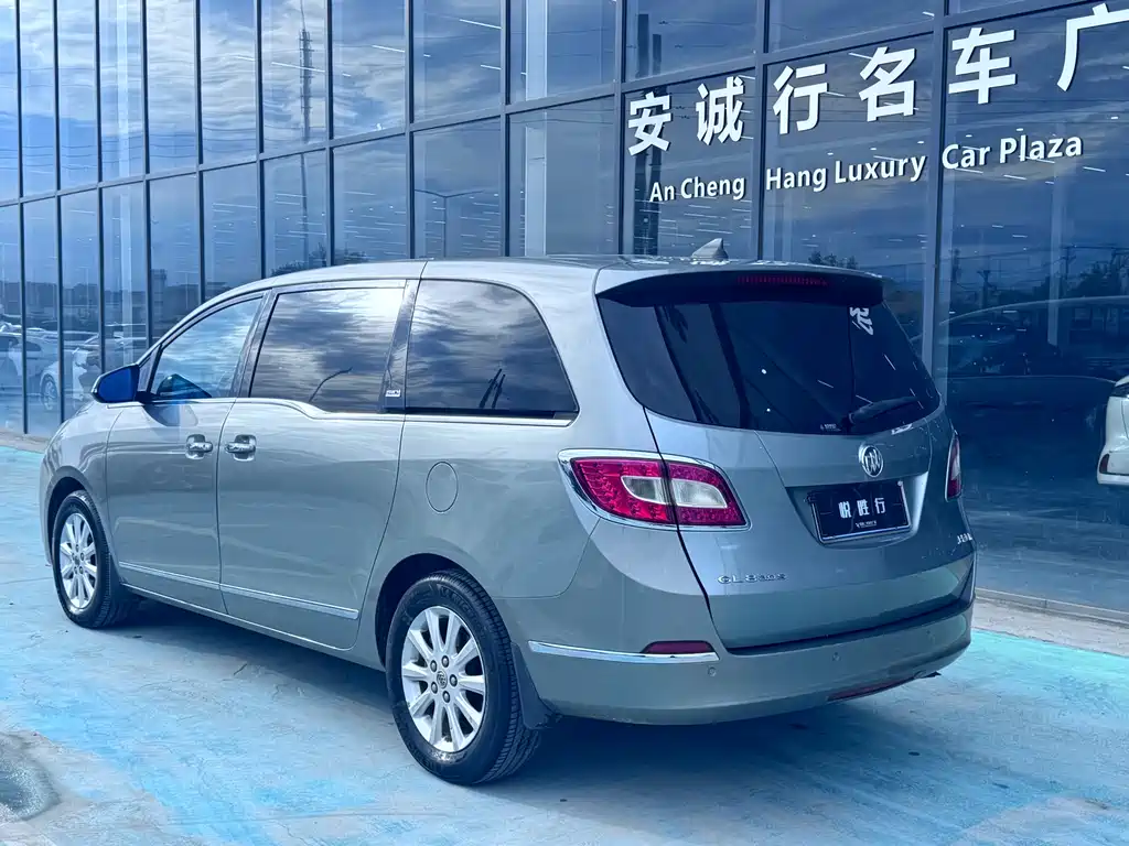 Buick GL8 — миниатюра 5