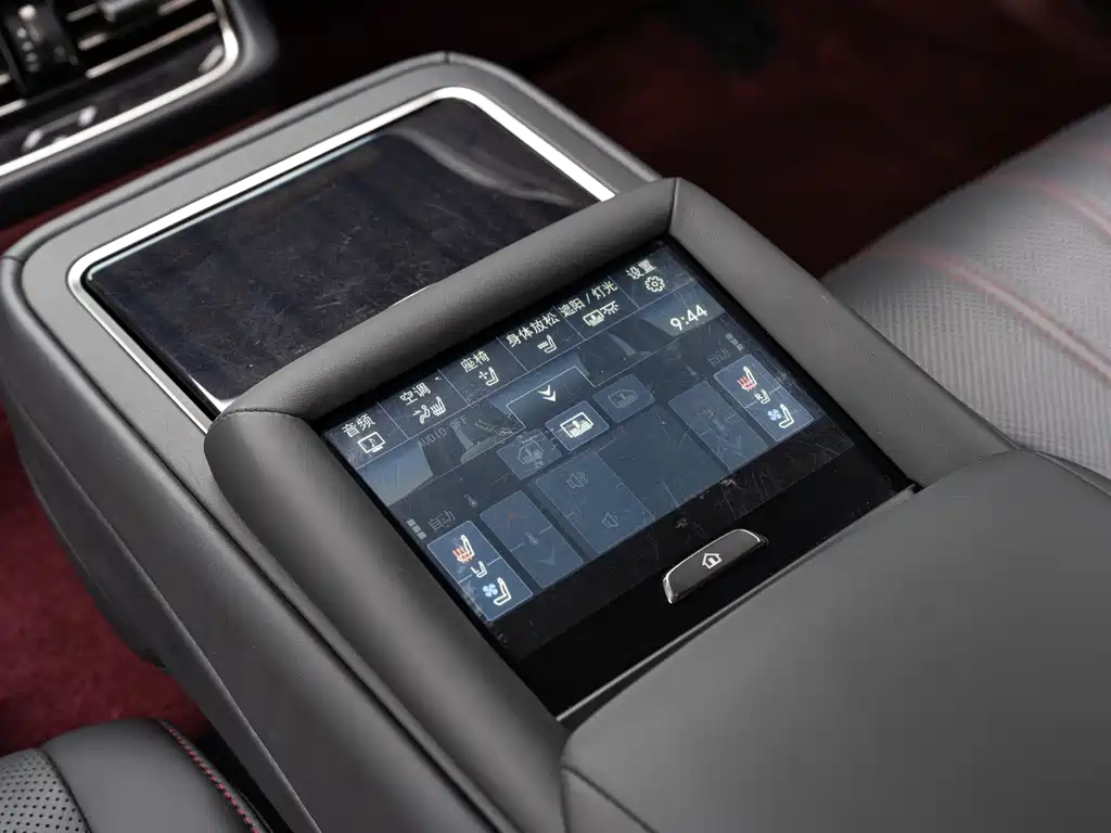 Lexus LS — миниатюра 19