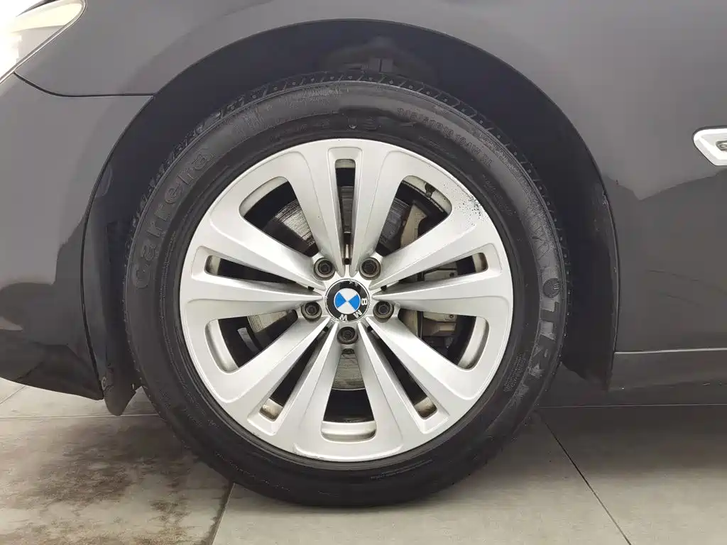 BMW 7 Series — миниатюра 17