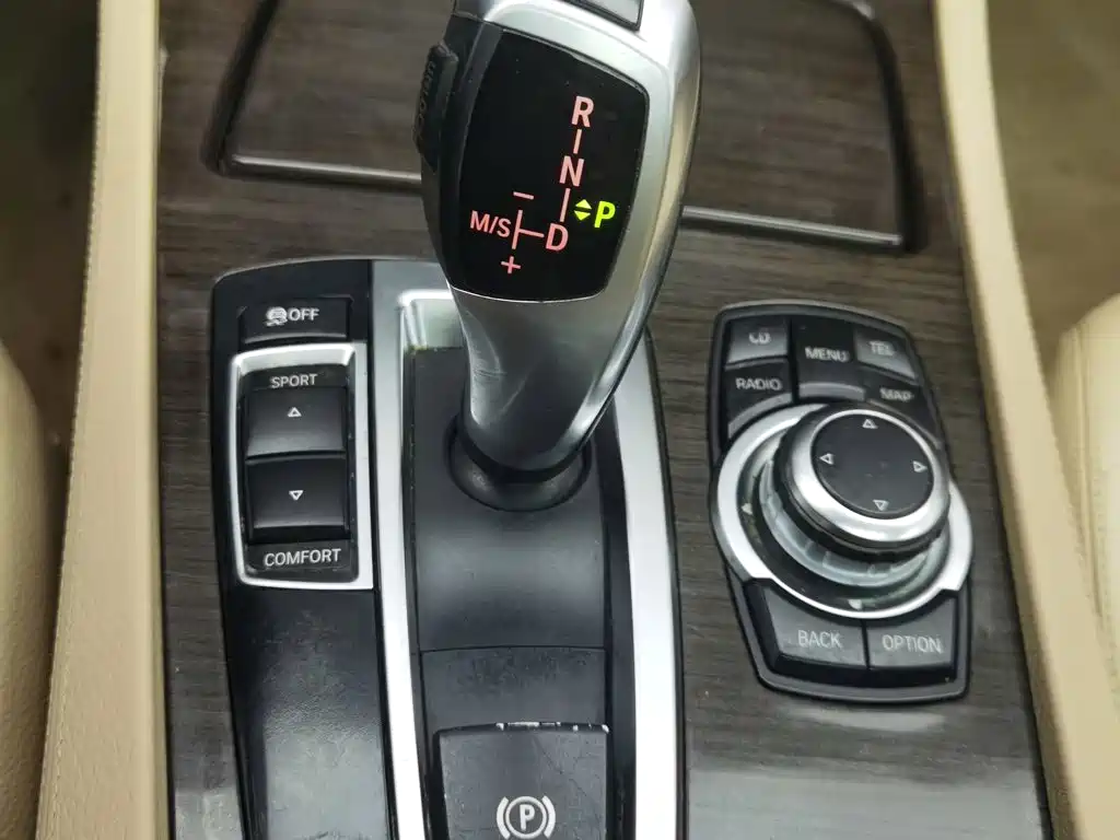 BMW 7 Series — миниатюра 13
