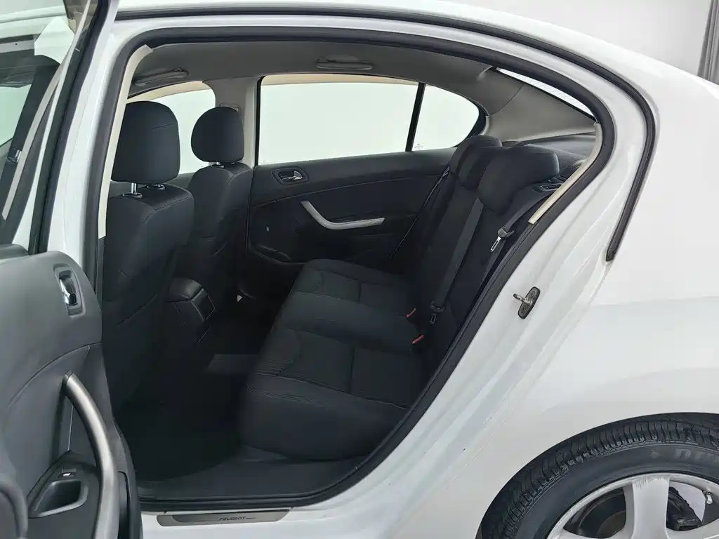 Peugeot 408 — миниатюра 15