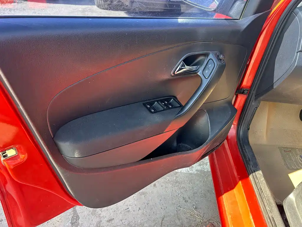 Volkswagen Polo — миниатюра 8