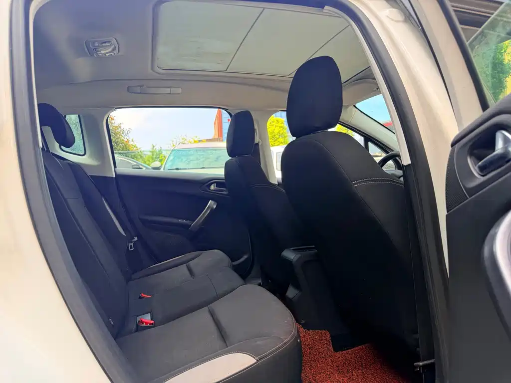 Peugeot 2008 — миниатюра 5