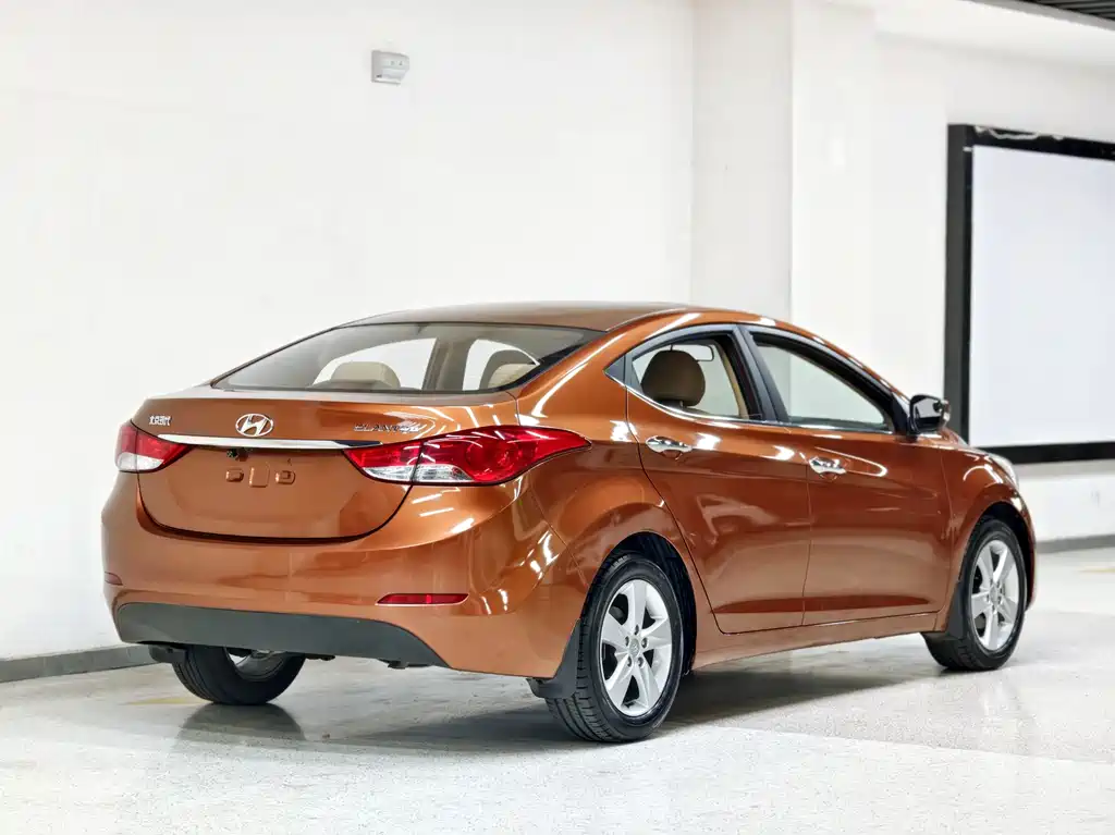 Hyundai Elantra Langdong — миниатюра 9