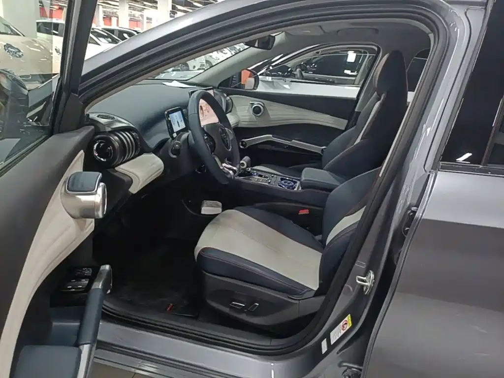 BYD Yuan Plus — миниатюра 16