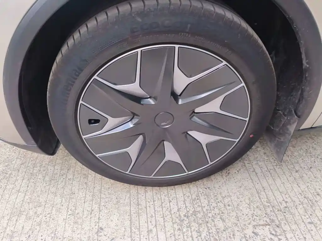 Tesla Model Y L — миниатюра 23