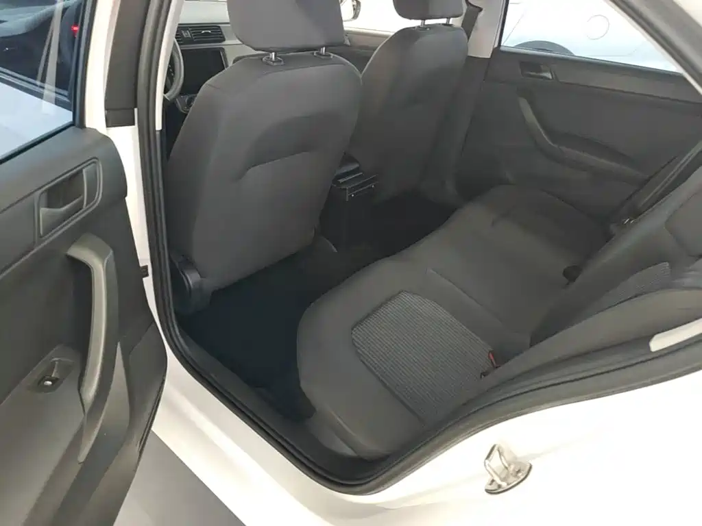 Volkswagen Santana — миниатюра 17