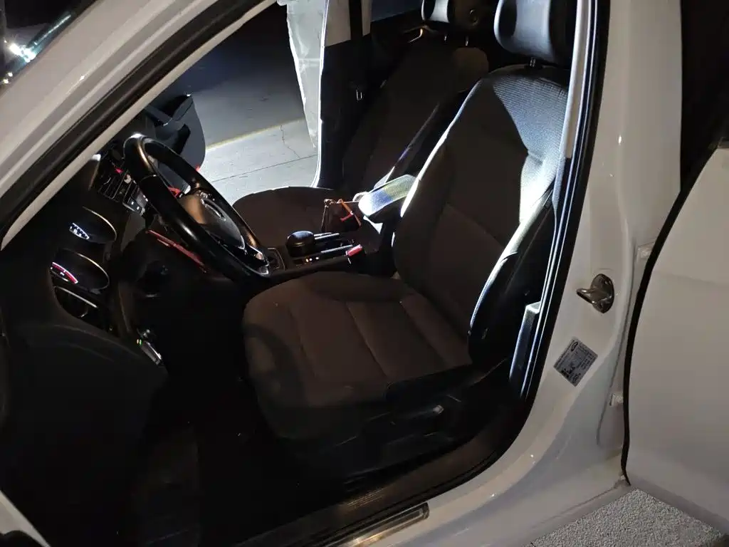 Volkswagen Golf — миниатюра 16