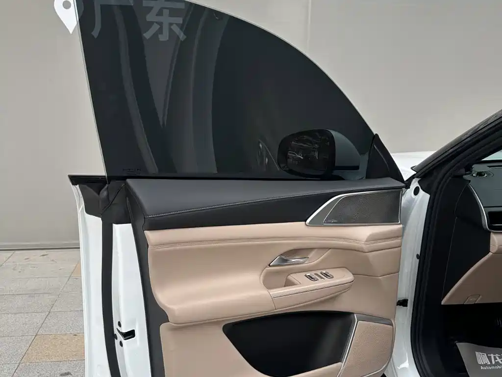 XPeng G9 — миниатюра 12