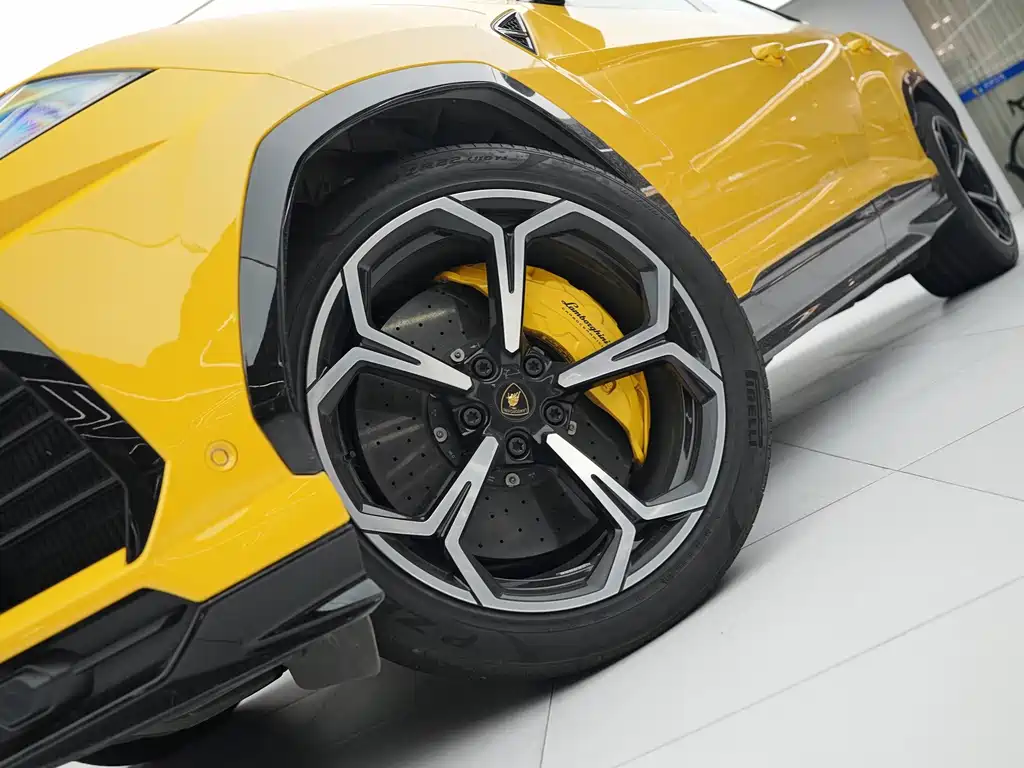Lamborghini Urus — миниатюра 6