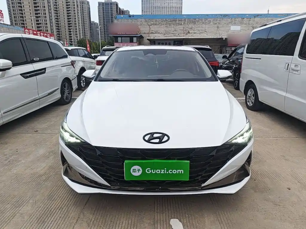 Hyundai Elantra — миниатюра 3