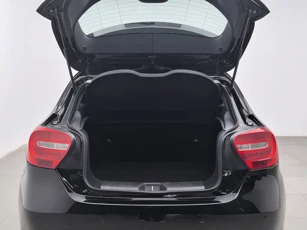 Mercedes-Benz A-Class (Import) — миниатюра 16