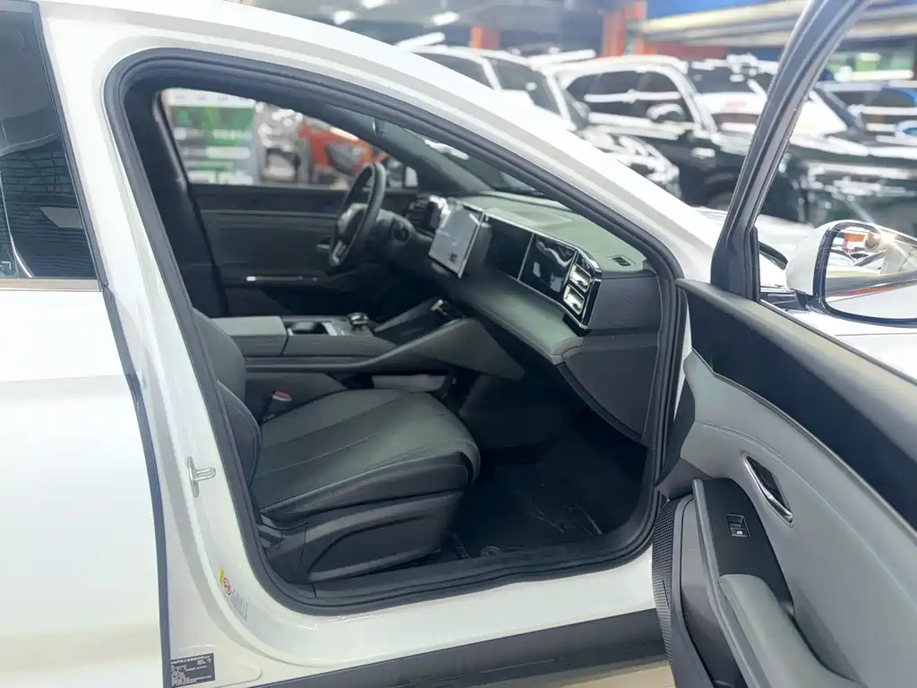 BYD Qin L — миниатюра 16