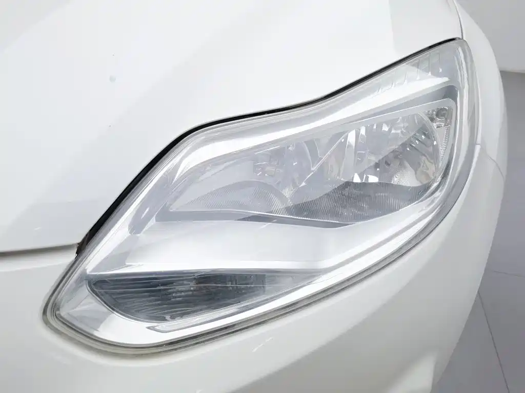 Ford Focus — миниатюра 7